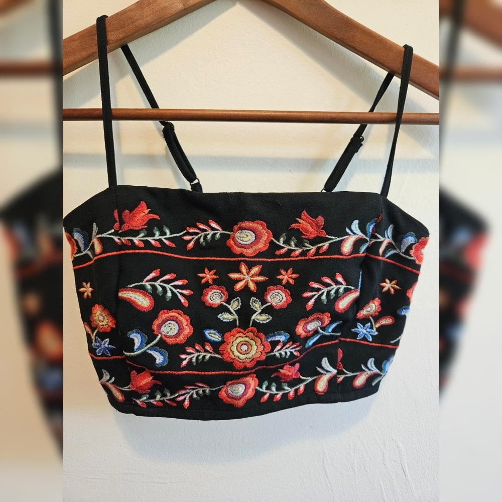 Embroidered Bandeau Top - Picture 3 of 4